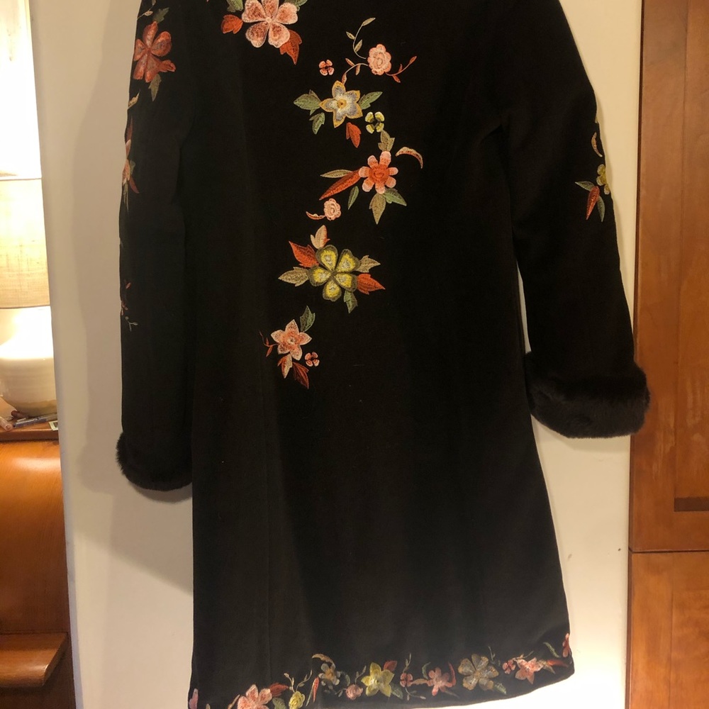 Beautifully stitched black jacket with a pop of color. - Picture 2 of 3